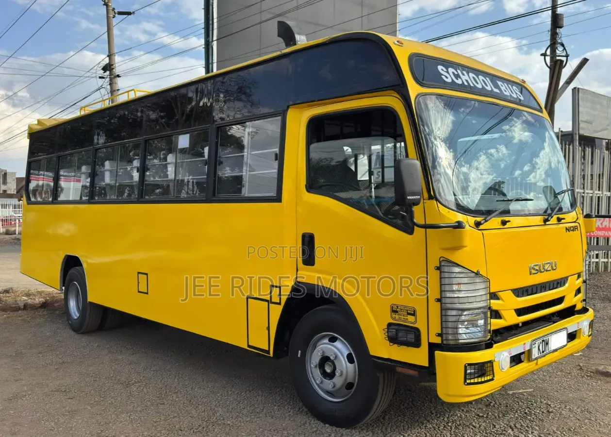 Isuzu NQR 2022 Yellow