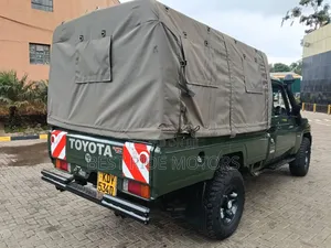 Toyota Land Cruiser 79 Series 2017 Green