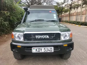 Toyota Land Cruiser 2017 Green