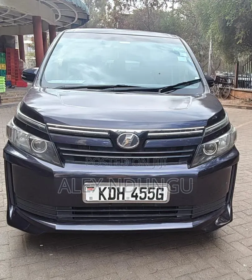 Toyota Voxy 2015 Blue