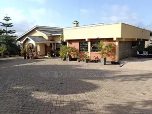 6bdrm Bungalow in Oluulua for rent
