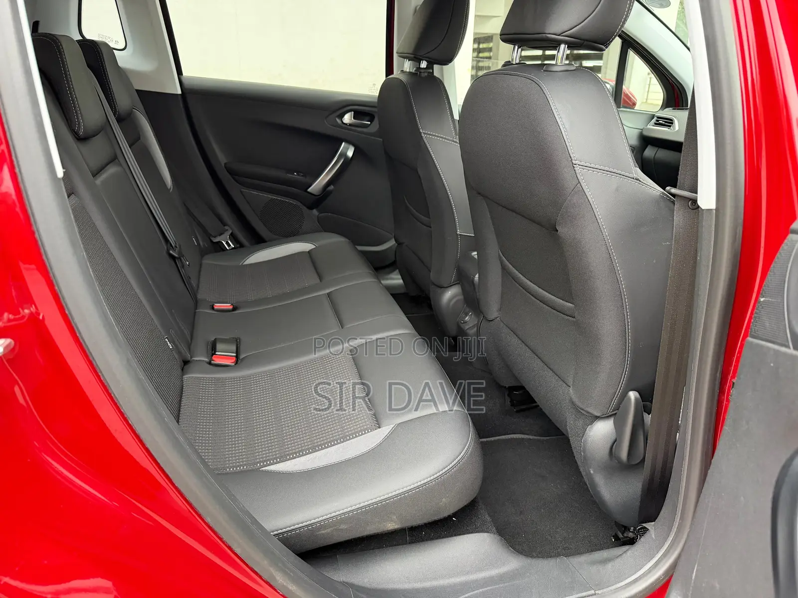 Peugeot 2008 1.2 PureTech (130 Hp) 2019 Red