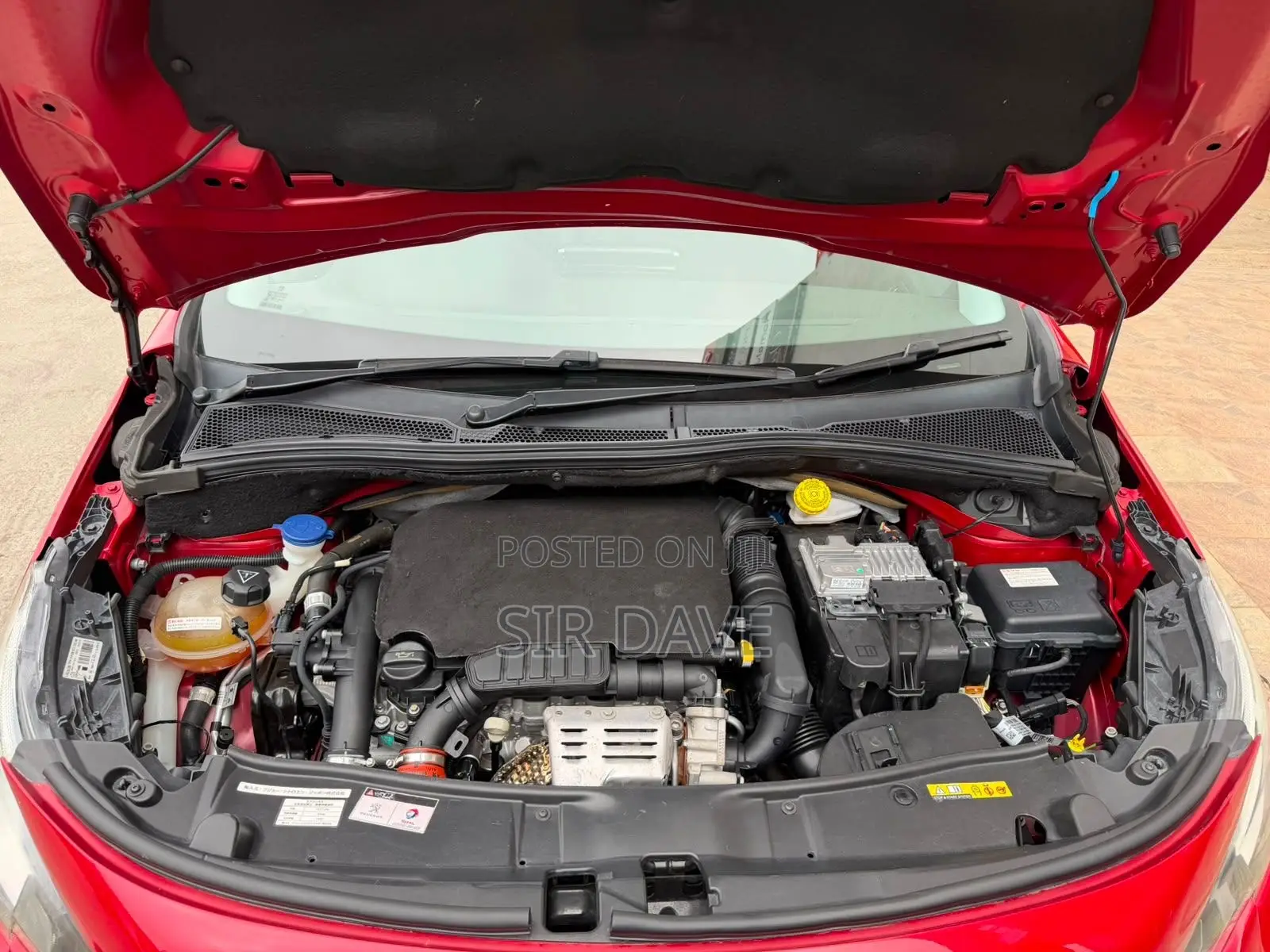 Peugeot 2008 1.2 PureTech (130 Hp) 2019 Red