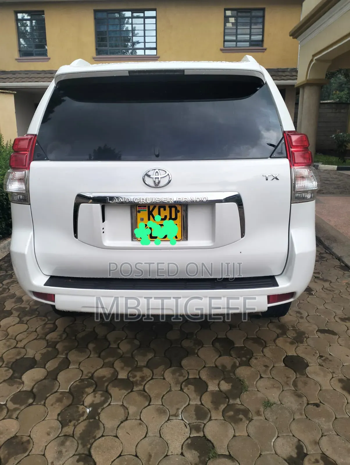 Toyota Land Cruiser Prado 2010 White