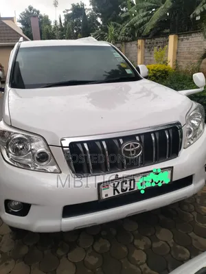 Toyota Land Cruiser Prado 2010 White