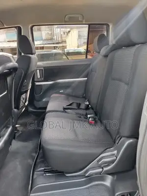 Toyota ISIS 2.0 Platana V-selection 2WD 2010 Black