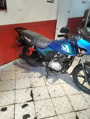 Honda CB 2025 Blue