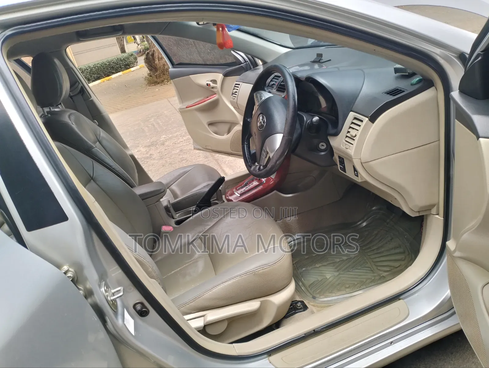 Toyota Corolla 2012 Silver