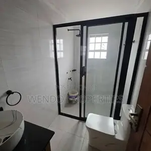 6bdrm Mansion in Ngong CBD for rent