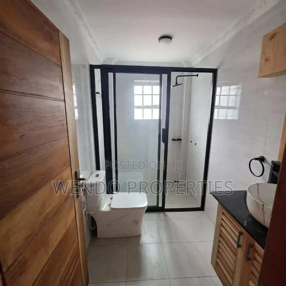 6bdrm Mansion in Ngong CBD for rent