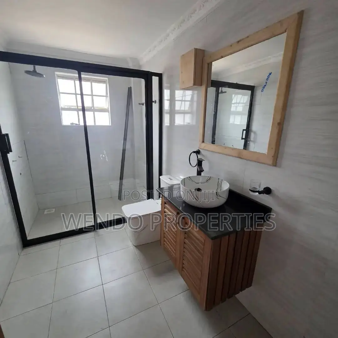 6bdrm Mansion in Ngong CBD for rent