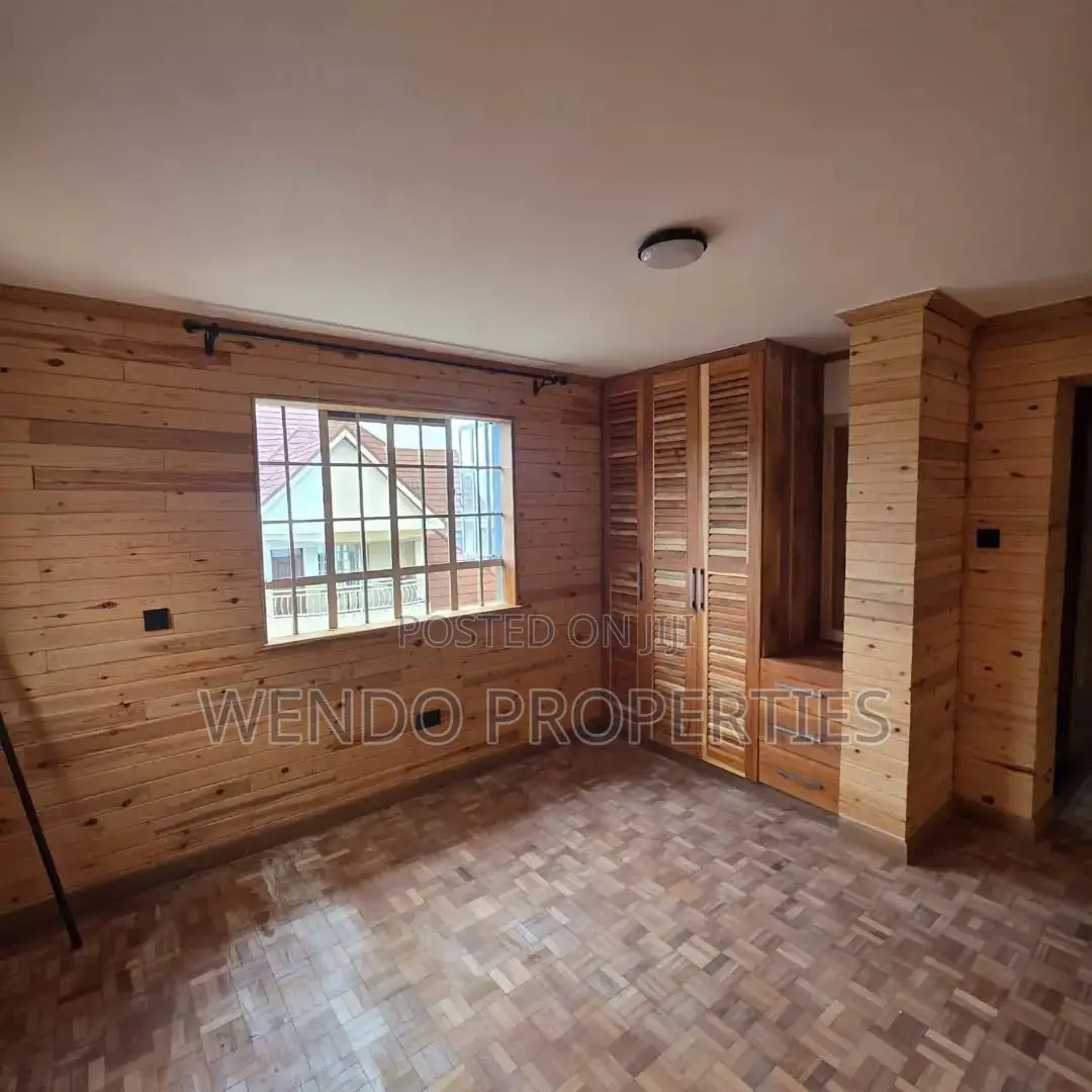 6bdrm Mansion in Ngong CBD for rent