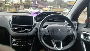 Peugeot 2008 1.2 PureTech (110 Hp) 2019 Red