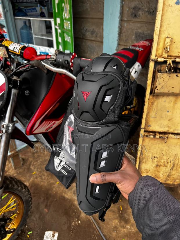 Motowolf Knee Guards – Protective Riding Gear - thumbnail 3