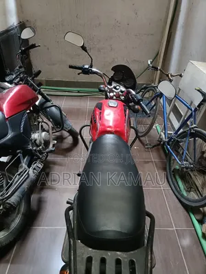 Bajaj Boxer 150 UG 2021 Red