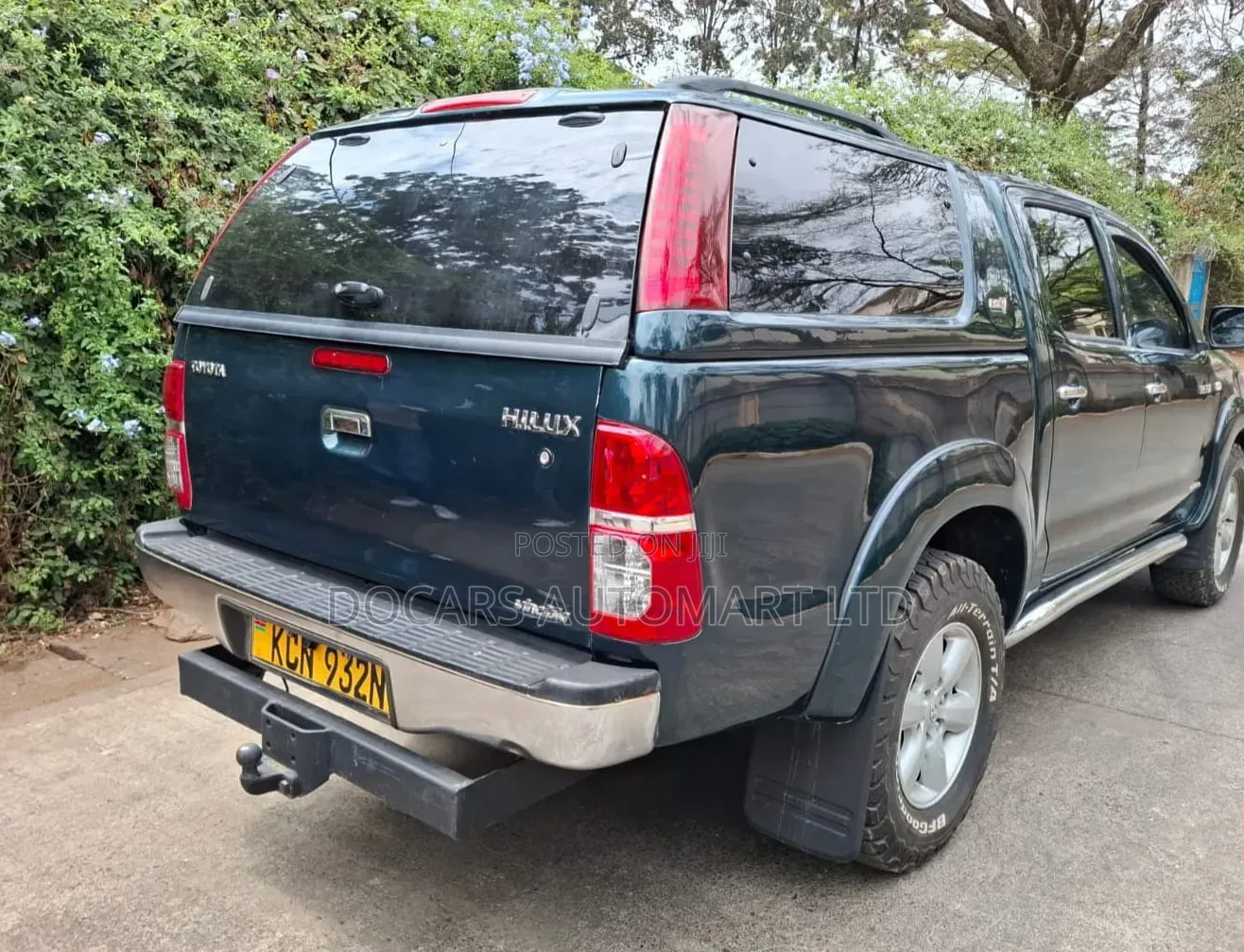 Toyota Hilux 2011 Green