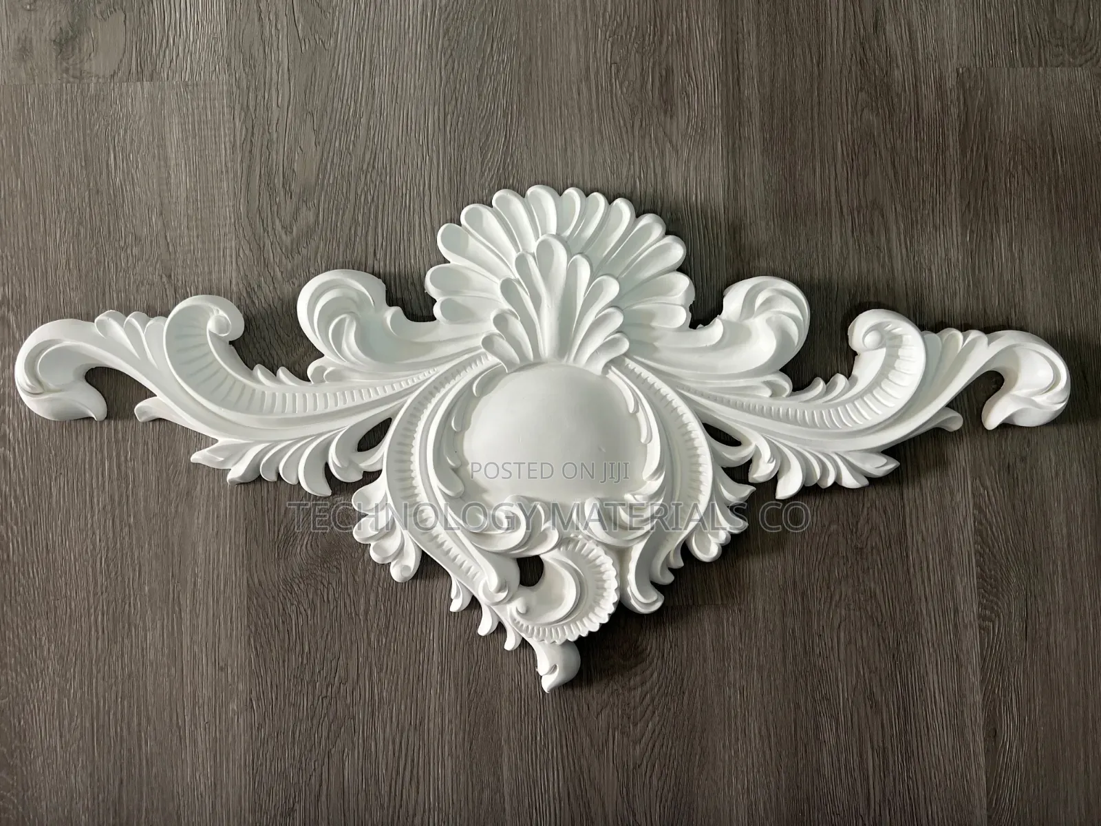 Elegant White Decorative Wall Applique | Ornamental Moulding