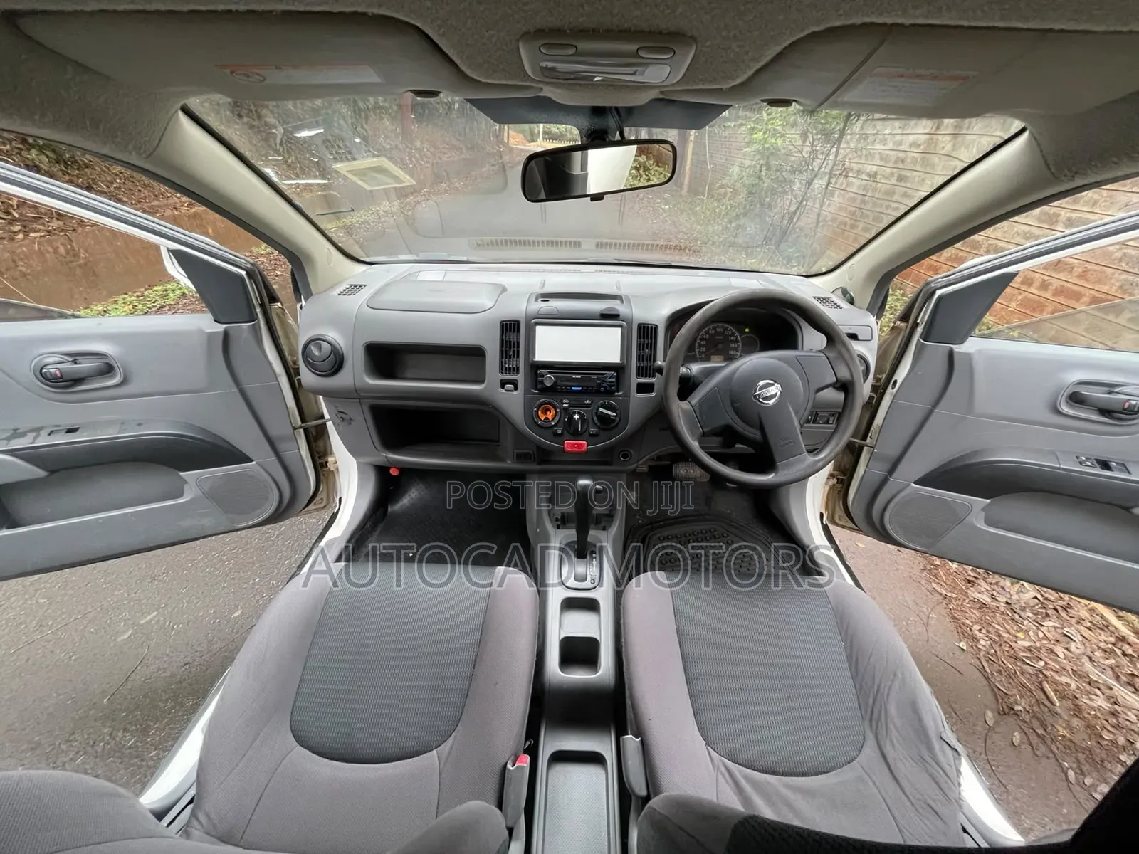 Nissan Advan 2011 White