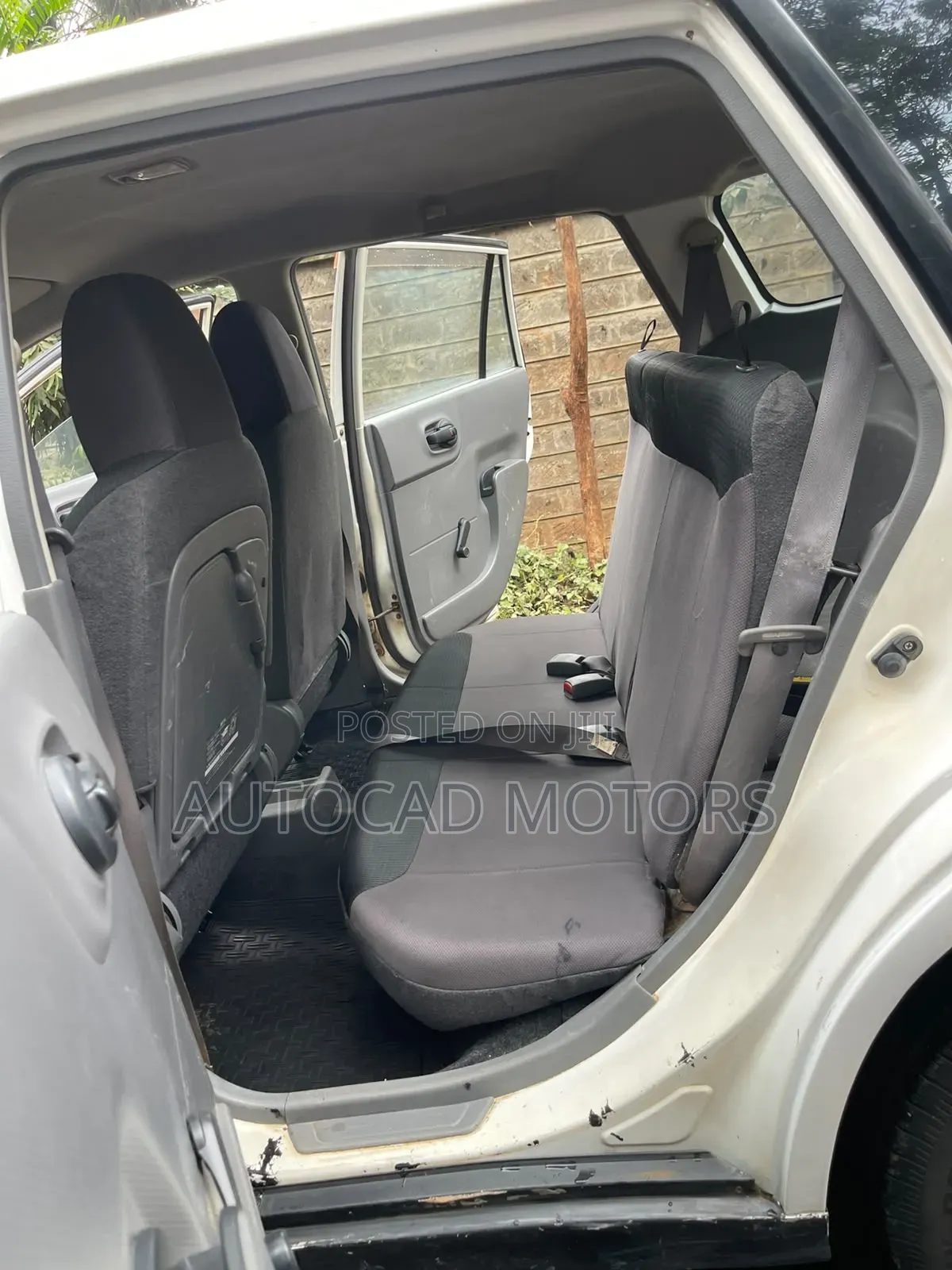 Nissan Advan 2011 White