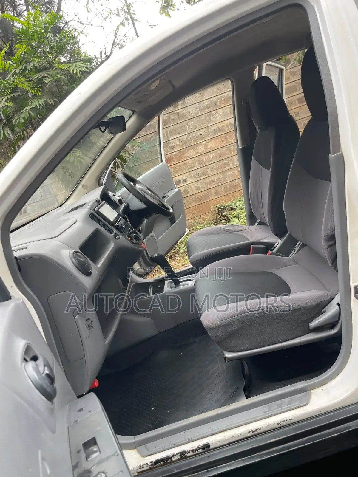 Nissan Advan 2011 White