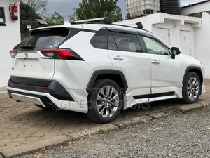 Toyota RAV4 2020 White