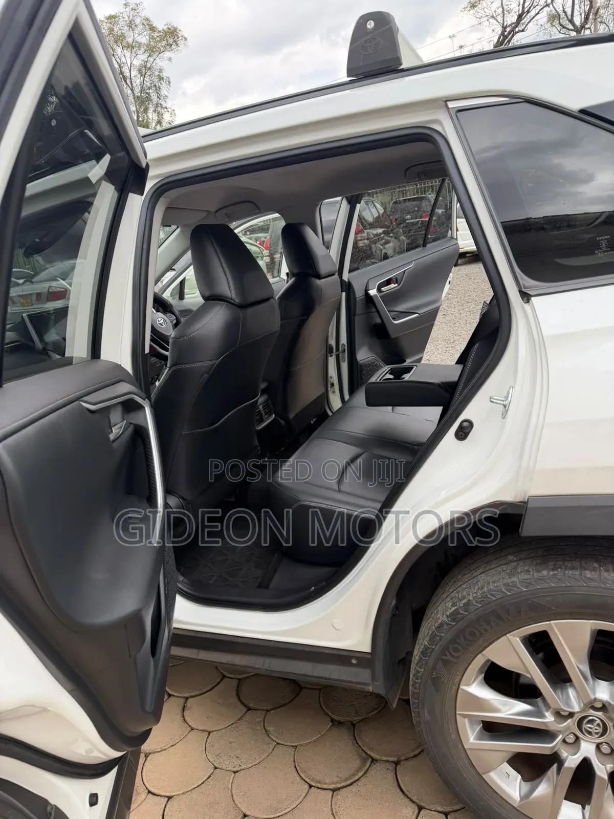 Toyota RAV4 2020 White
