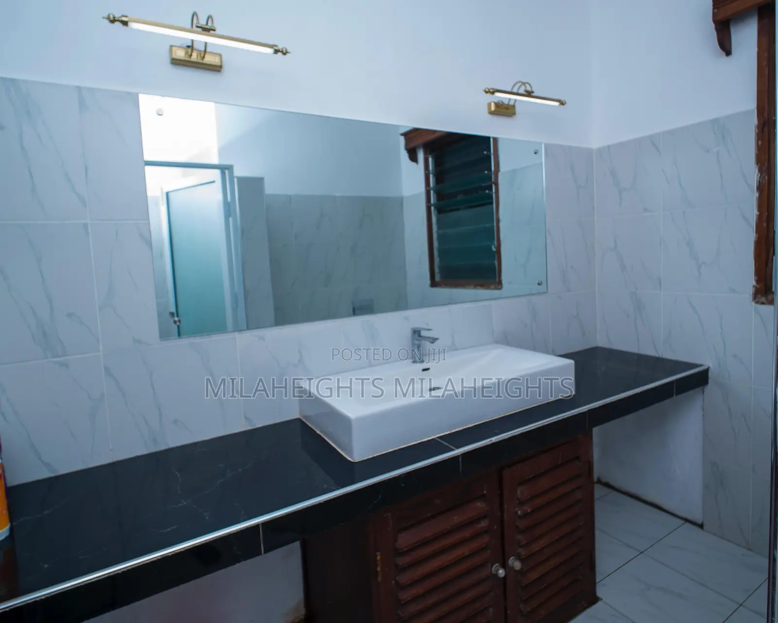 Furnished 4bdrm Villa in Casaurina, Town Centre for rent