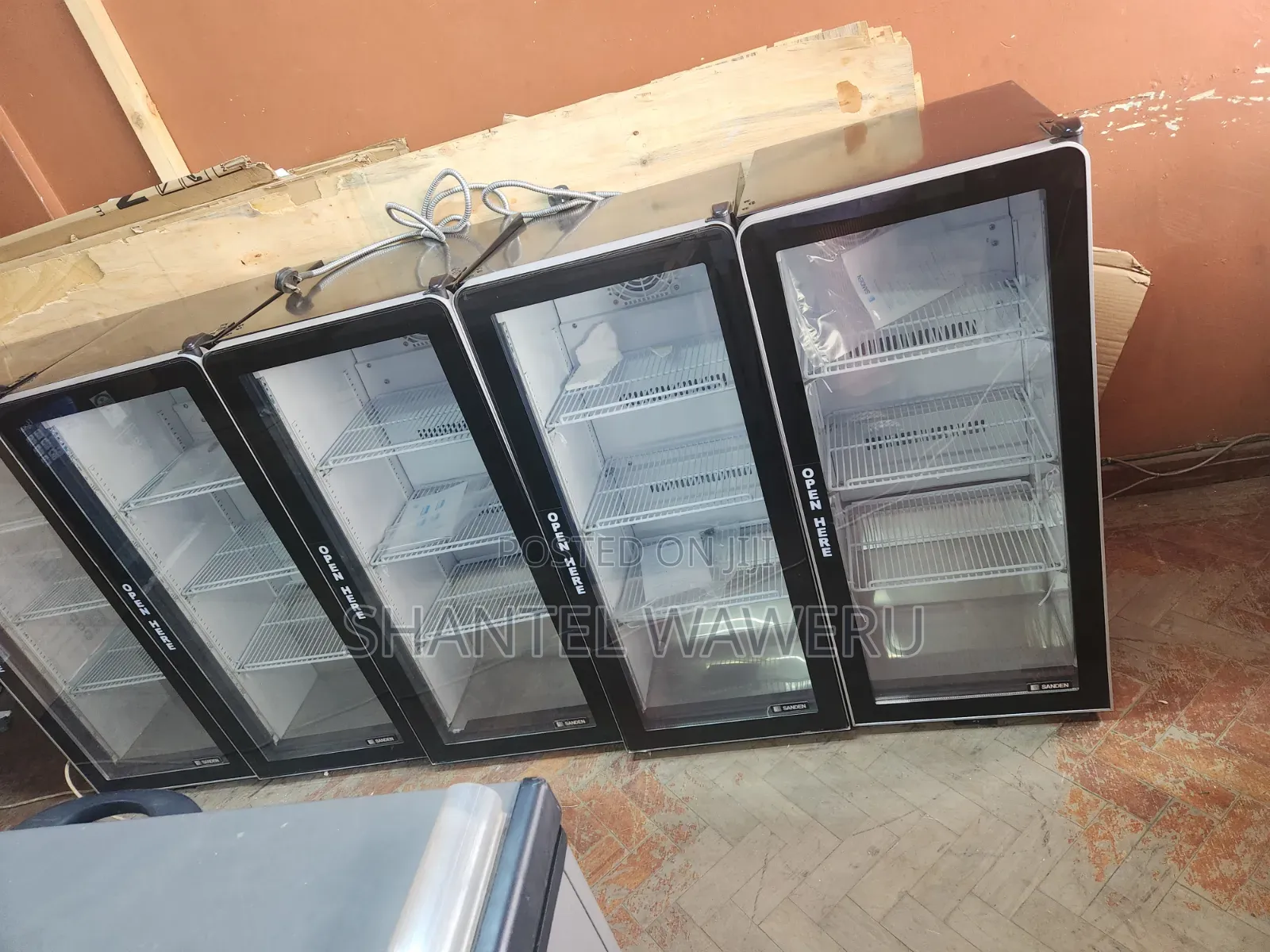 Black Working B3ty Display Fridge