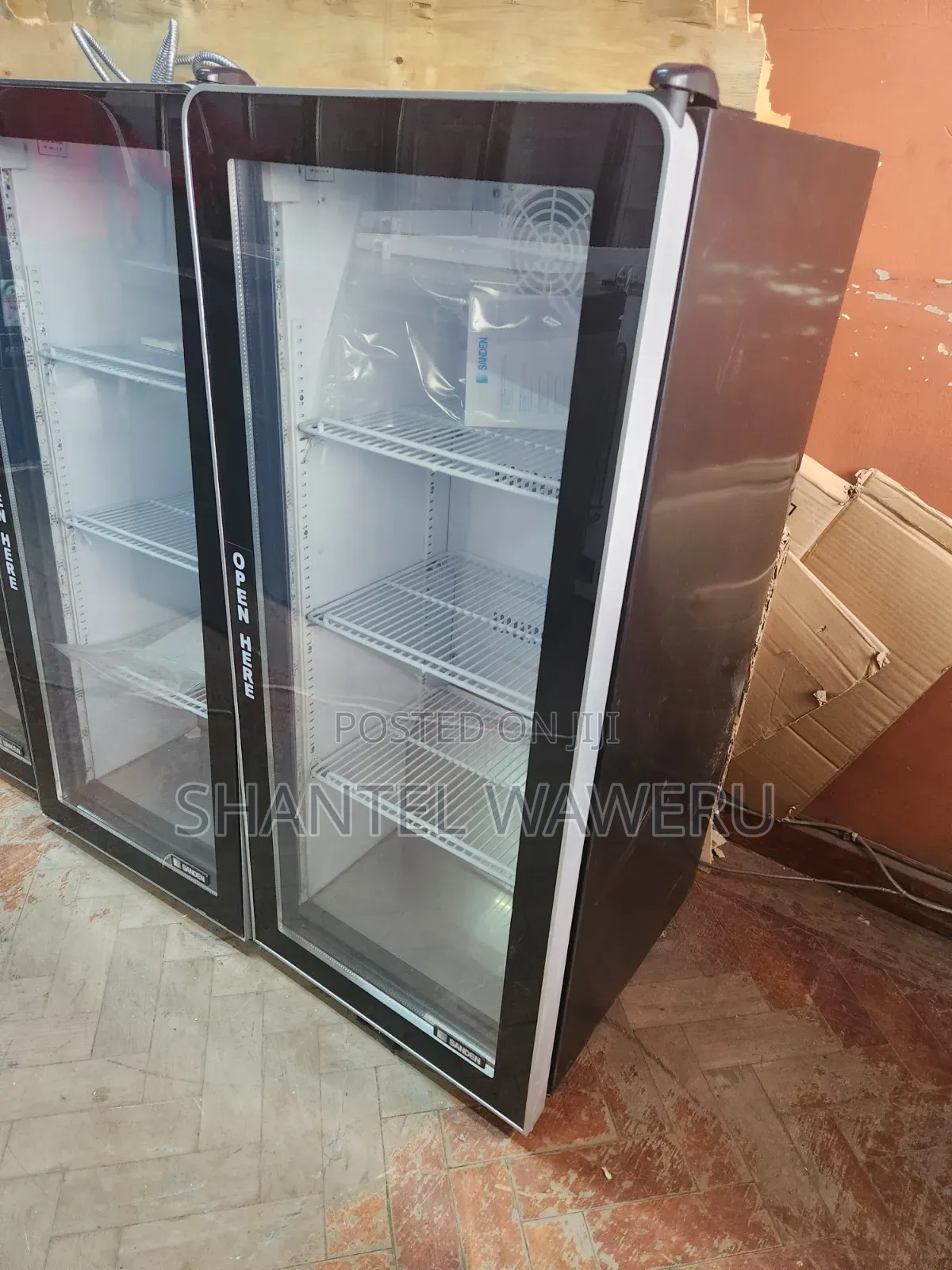 Black Working B3ty Display Fridge