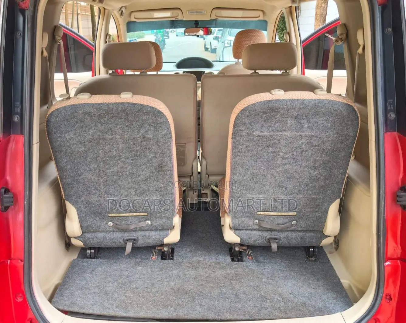 Toyota Sienta 2013 Red