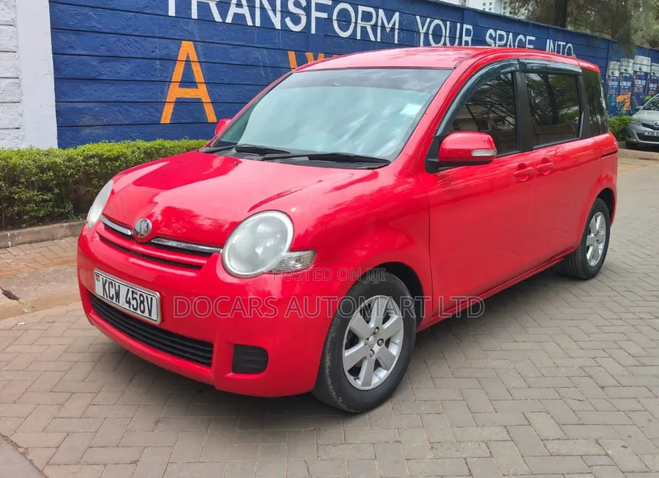 Toyota Sienta 2013 Red