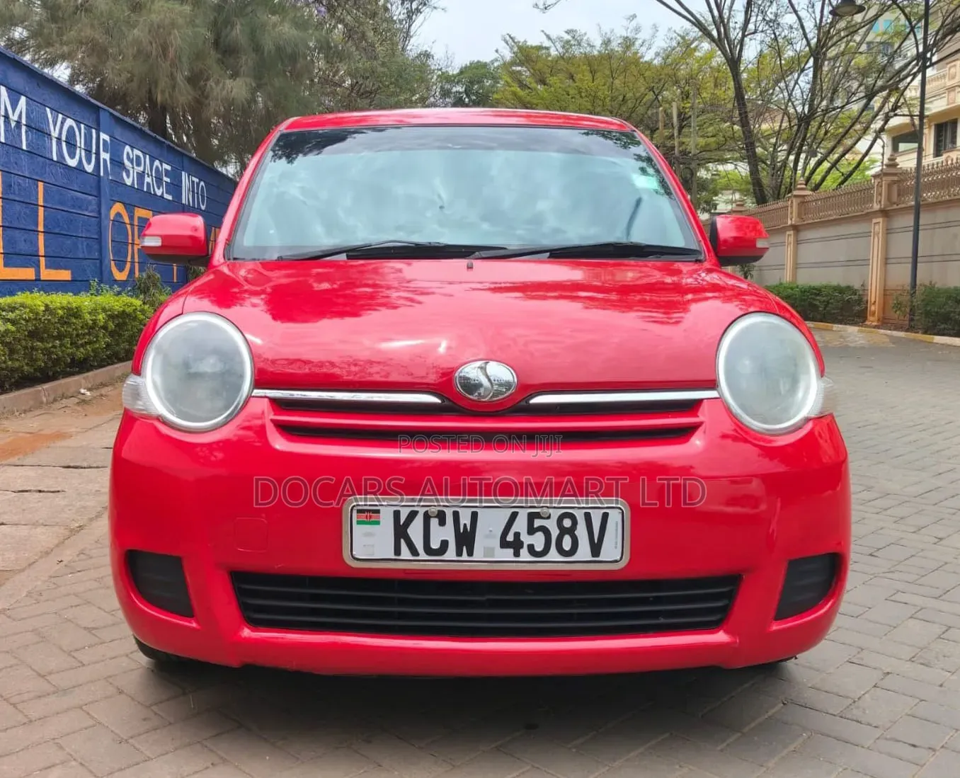 Toyota Sienta 2013 Red
