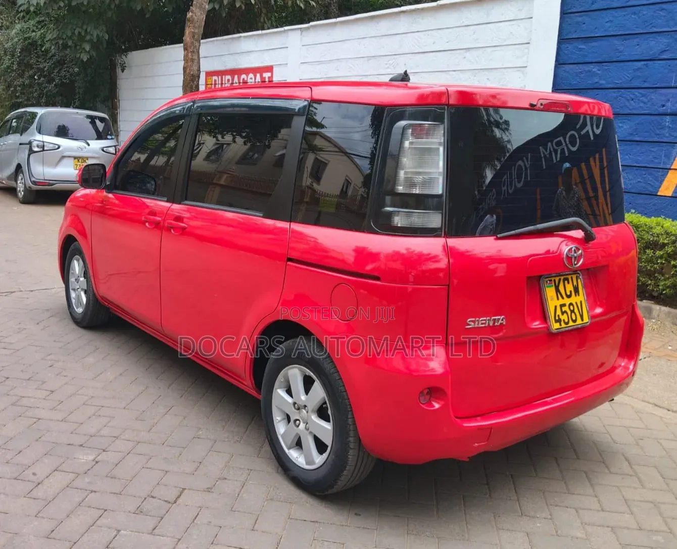 Toyota Sienta 2013 Red