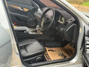 Mercedes-Benz C200 2009 Silver