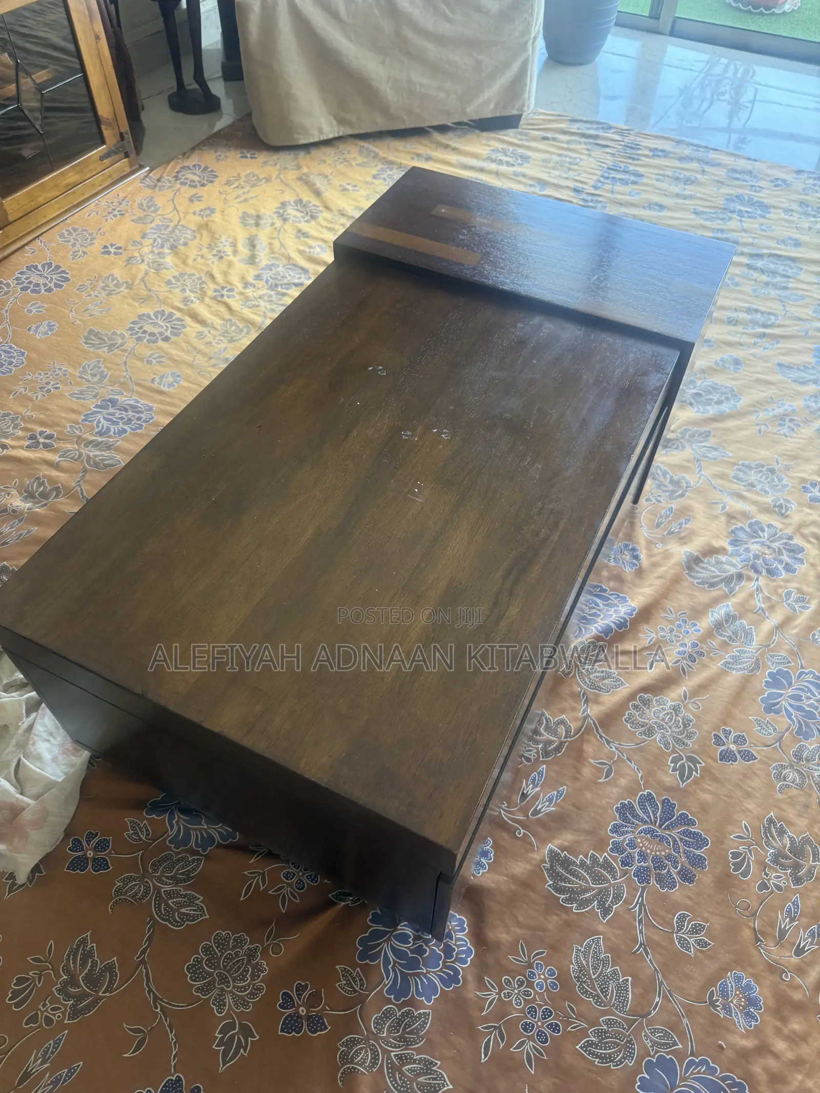 Coffee Table With 2 Stools