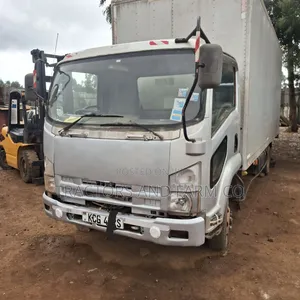 Isuzu FRR Box Body With Aluminium Insulated Body