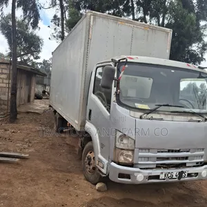 Isuzu FRR Box Body With Aluminium Insulated Body