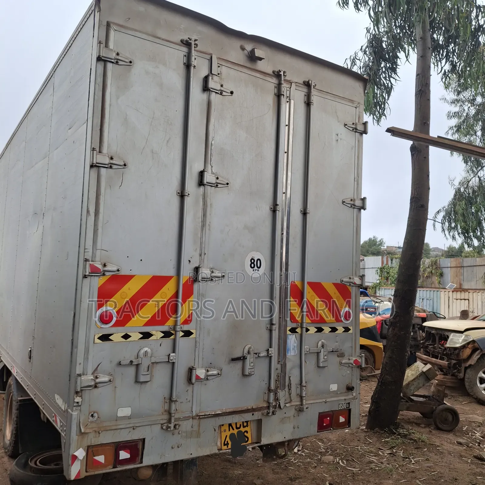 Isuzu FRR Box Body With Aluminium Insulated Body