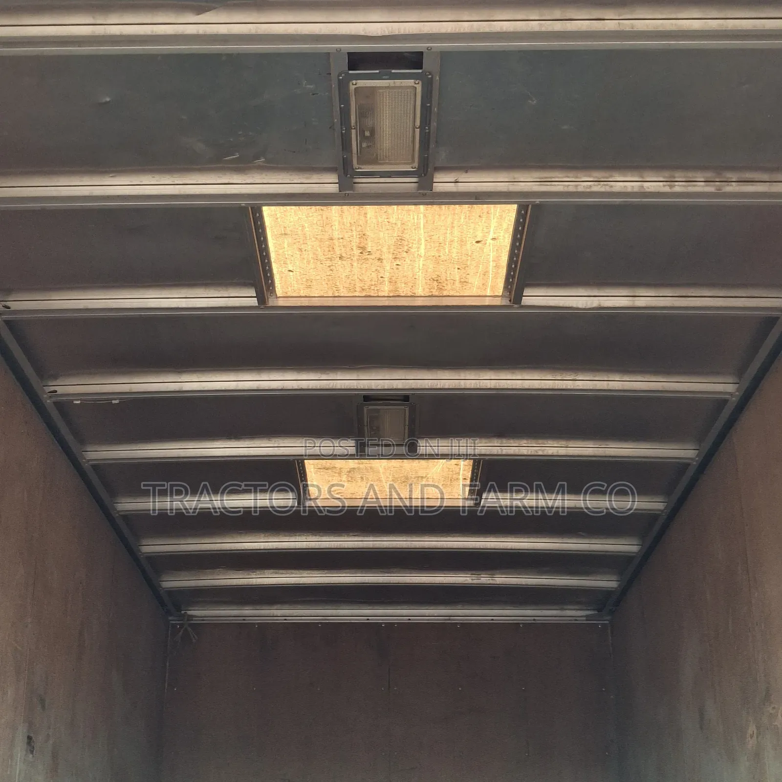 Isuzu FRR Box Body With Aluminium Insulated Body