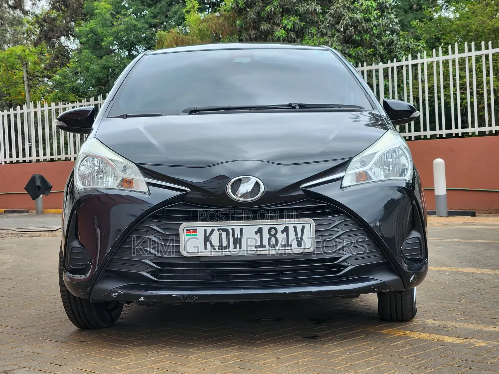 Toyota Vitz 1.0 FWD 5dr 2018 Black