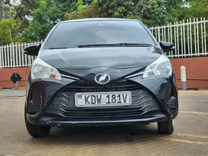 Toyota Vitz 1.0 FWD 5dr 2018 Black