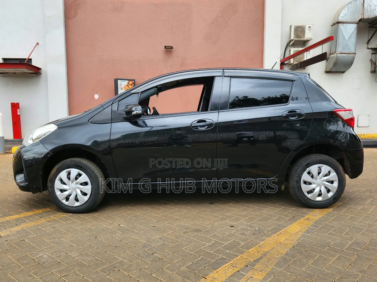 Toyota Vitz 1.0 FWD 5dr 2018 Black
