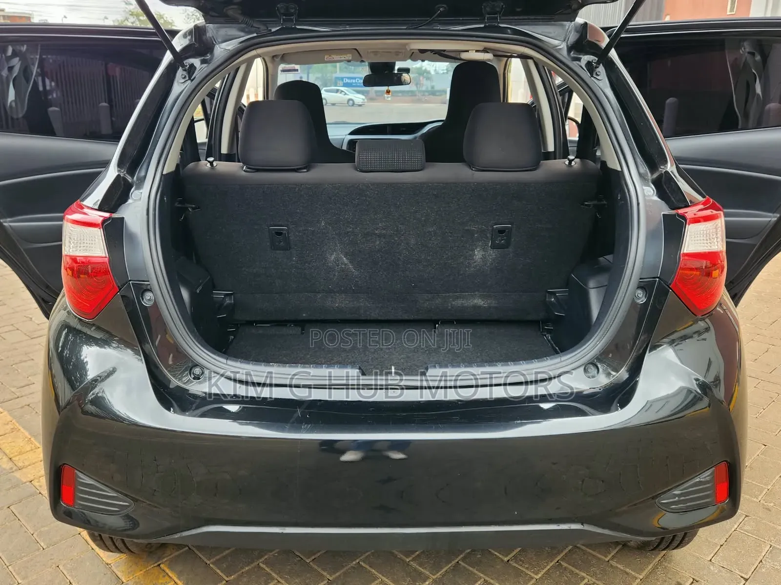 Toyota Vitz 1.0 FWD 5dr 2018 Black