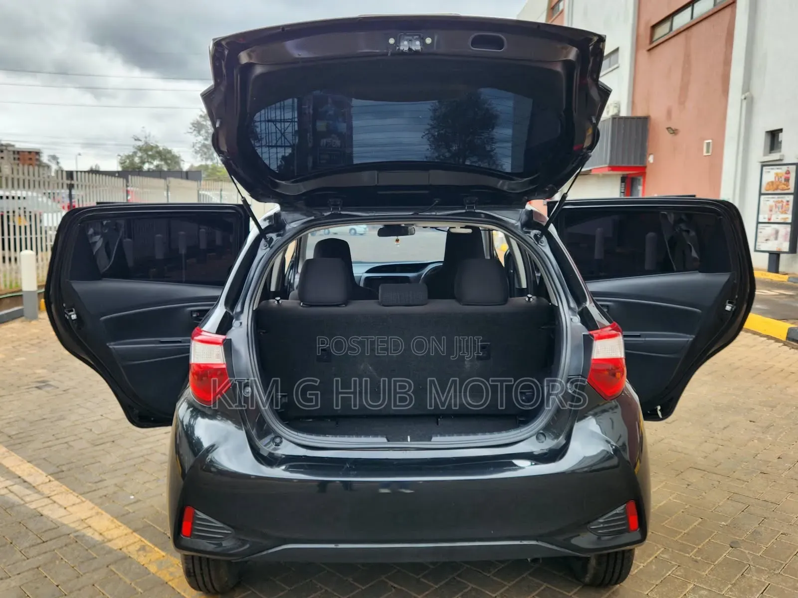 Toyota Vitz 1.0 FWD 5dr 2018 Black