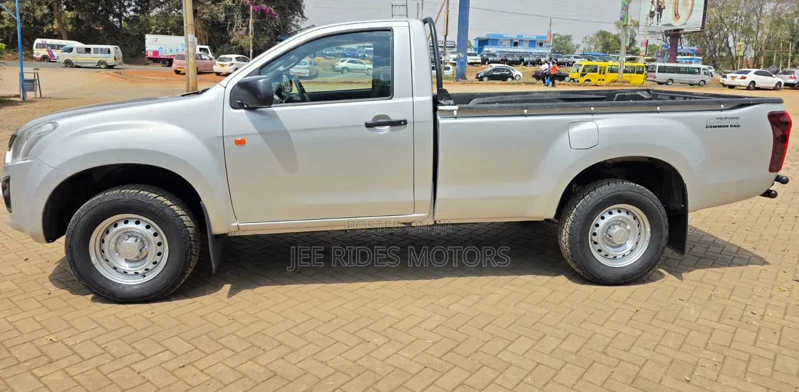 Isuzu D-MAX 2022 Silver