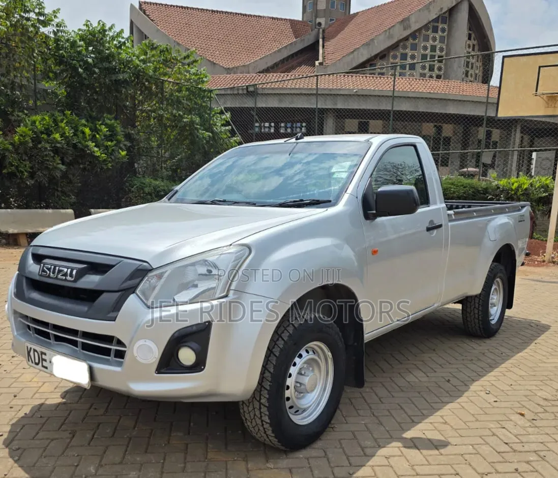 Isuzu D-MAX 2022 Silver