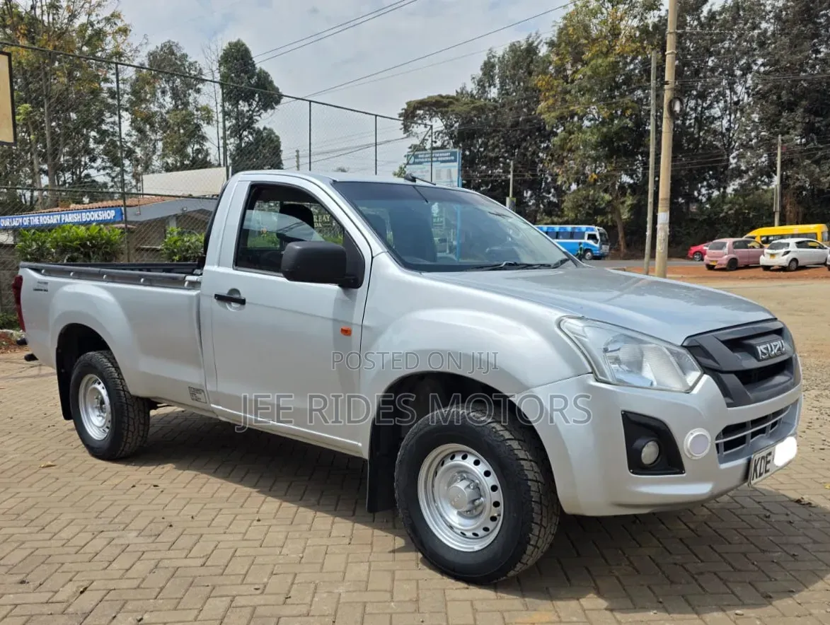 Isuzu D-MAX 2022 Silver