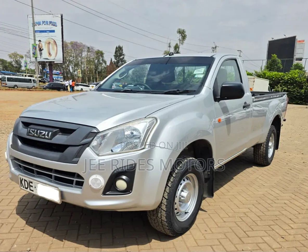 Isuzu D-MAX 2022 Silver