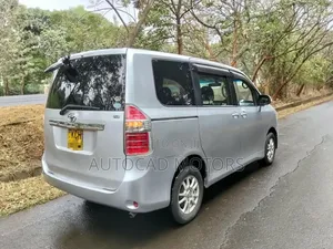 Toyota Noah 2008 Silver
