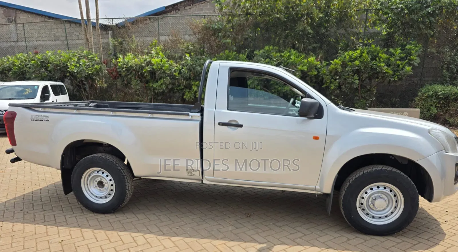 Isuzu D-MAX 2022 Silver